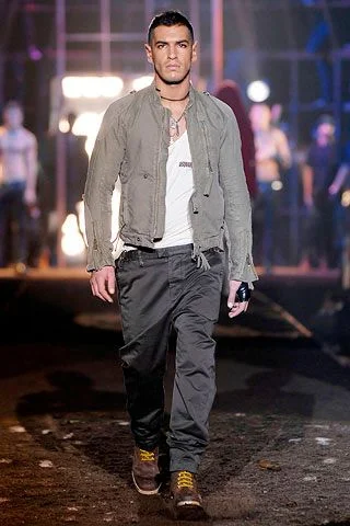 Look 16